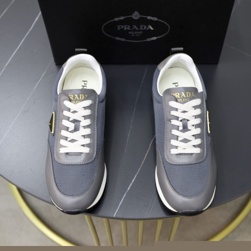 Pra*a casual shoes